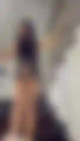 Não seguro nada e tive que foder as escadas.