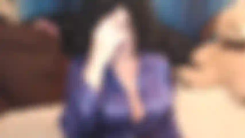 Fetiche por cetim, ou quando você acorda de manhã com tesão e em vez de fazer sexo com sua esposa descobre que sua sogra está envolta em cetim. Calcinha e sutiã de cetim,camisa e ela está disposta a provocar você para gozar :p.