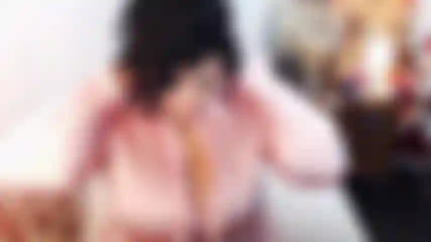 A provocação de tetas perfeitas! Vestindo uma camisa de cetim, sutiã sexy por baixo e provocando seu pau jovem e casado para soprar em todos os meus lindos, maduros e grandes seios naturais :))) aproveite @.