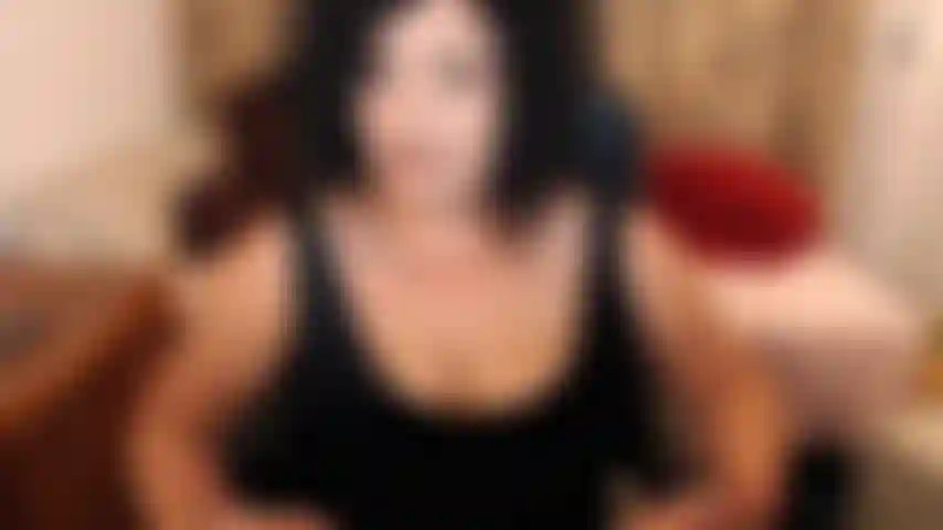 Joi (sacudindo as instruções) enquanto provoco, tiro a roupa e brinco com minha buceta peluda e cremosa. Então cavalgando para que você possa ver meus peitos saltando.