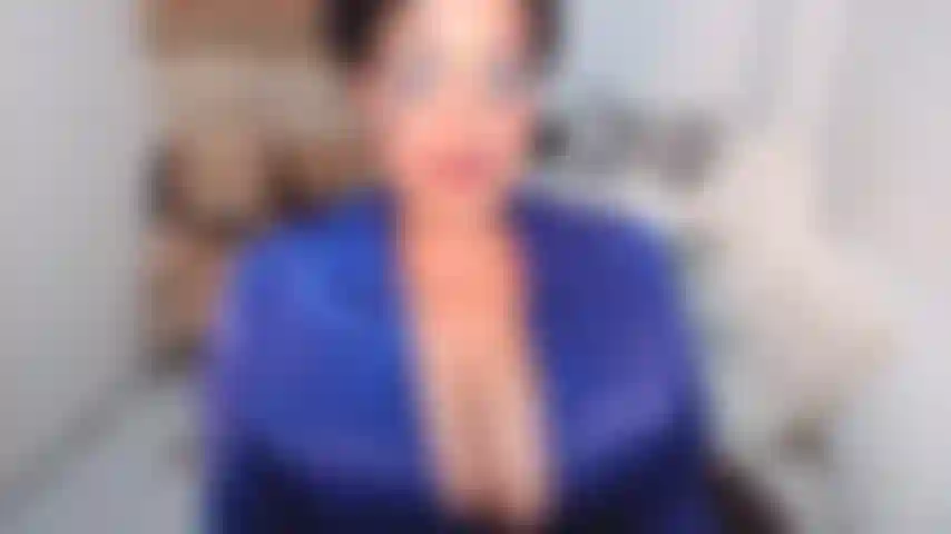 Um boquete desleixado em topless. Mas bebê desleixado :))))))).