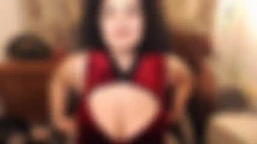 Ryan michael, adoro ser sua destruidora de lares madura. Ela é jovem, ela é linda, ela tem tudo de sexy, mas ela nunca pode ser eu! Quando estou por perto ela não faz sexo. Seu pau e esperma me pertencem :).