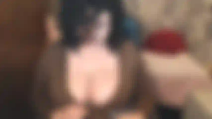 Amamentando você pode ser tão sexual e sensual quanto a própria penetração. Coloque sua cabeça no meu colo, sua mente à vontade e meu peito flácido.