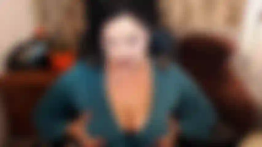 " Esse tratamento facial é só para você, mike!" Foi assim que esse privado começou, chupando e fodendo o pau grande e branco do mike. O final ficou diferente tu, tendo um orgasmo no grande pau preto do alex :))) isso é o quão versátil eu sou hahaha.