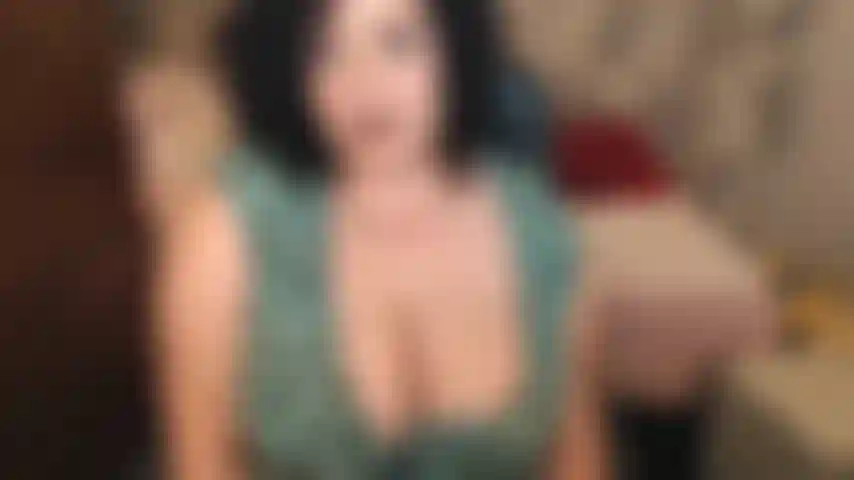 Professora/aluna rp. Peguei você acariciando seu bbc debaixo da mesa durante a minha aula e resolvi te ligar nisso e pegar o que me pertence. No meu escritório, depois do expediente, seduzindo, chupando, fodendo tetas, fodendo. A gozada foi para o meu rosto e seios.