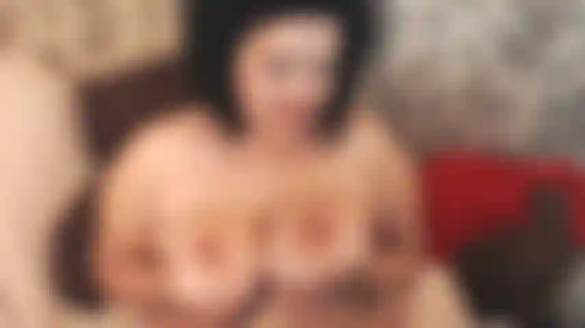 Estar com uma milf é algo diferente-ser sexual,sensual,assertiva,sabendo o que ela precisa e o que ela faz. Chupando, fodendo, sem camisinha, então implorando por mais:.