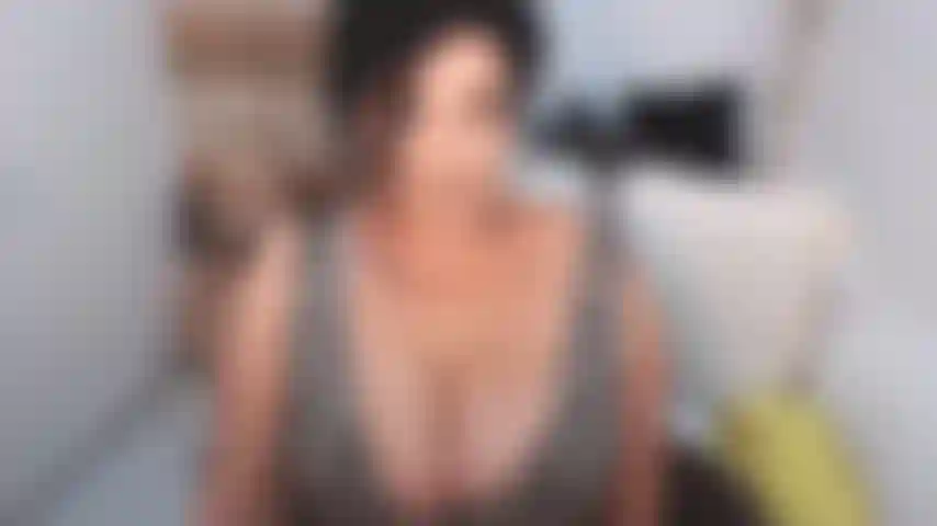 O boquete velho mas bonzinho com muita cuspida, engasgos, conversa suja. Então eu!