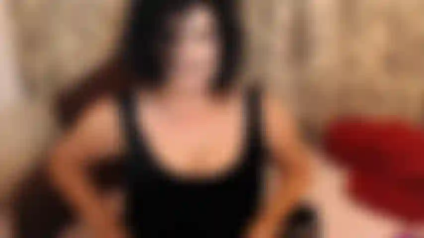 Uso meias pretas e vejo através de calcinhas sexy? Sério, dan? Estou fazendo um esforço extra para me deixar orgulhosa de você? Me mostrando o quanto você é gananciosa por pau, por minha causa? Hehehe adoro.