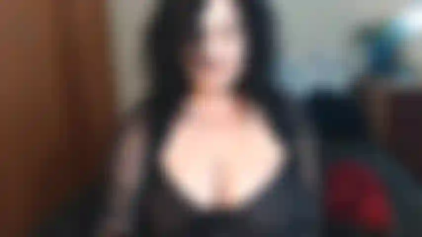 Sph! Magra, baixa e feia ,o pesadelo de qualquer mulher . A definição de uma perdedora patética.