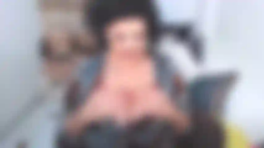 Sou uma excêntrica sem dúvida, mas nunca posso dizer não quando se trata de um show antigo, mas dourado, do tipo "foda-me". Preliminares, conversa suja, excitação sexual, foda, goze dentro de mim :))))).