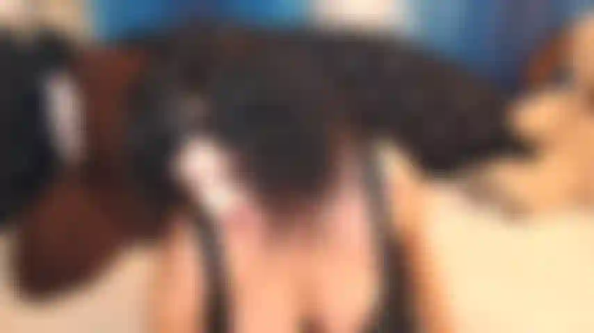 Jojo é meu corno, vagabunda, escravo favorito. Ele tem um fetiche por essa deusa enquanto ela fuma. Enquanto eu estiver fumando ele estaria aqui para servir: limpar as cinzas, e minha buceta sexy depois de me encher de porra bbc. Adoro meus boytoys :).