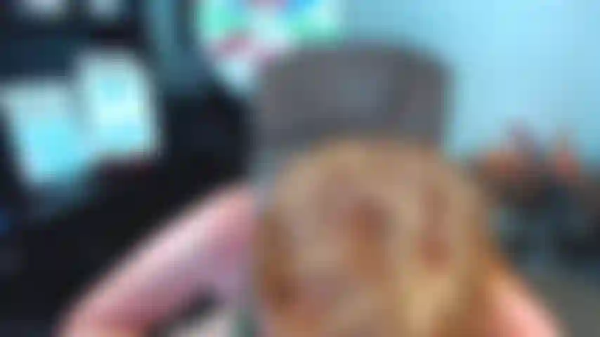 86. Observe o topo da minha cabeça enquanto eu te chupo.