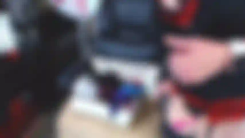 127. Madrasta de calcinha de cetim te provoca até gozar.