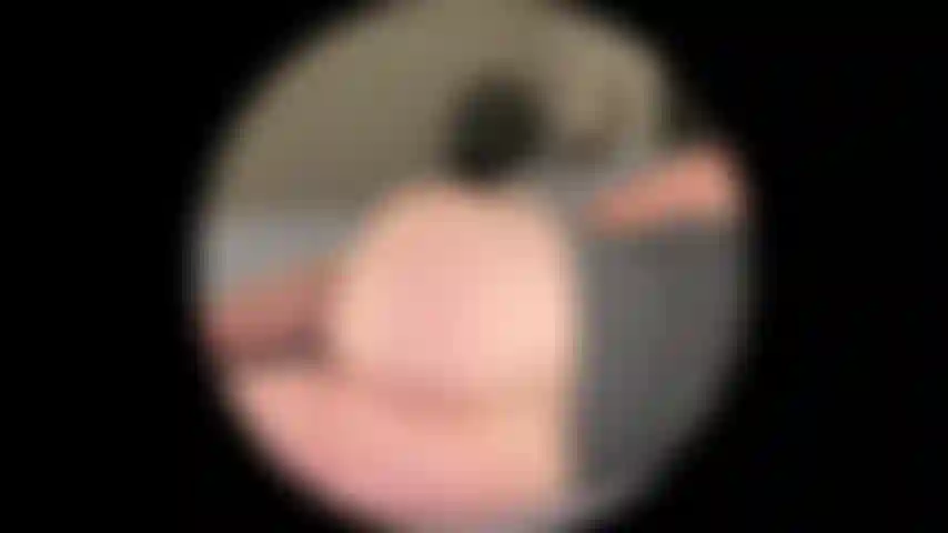 222. Gigante encontra homenzinho na bunda.