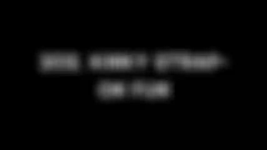 302. Diversão excêntrica com cinta.