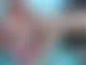 48. Corpo e pés com óleo, footjob no dildo.