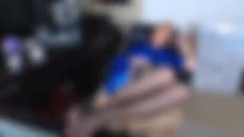 126. Durmo me masturbando até gozar.