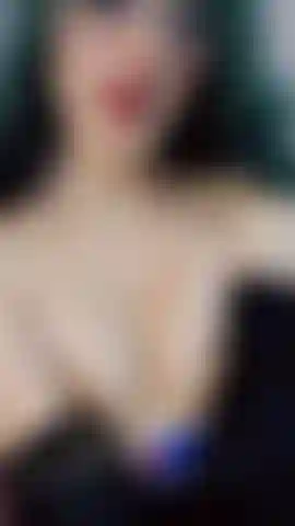 im so horny, lets get to play ?