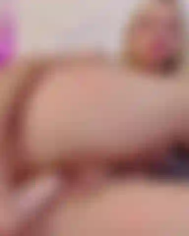 Me abrace enquanto estou deitada de lado.