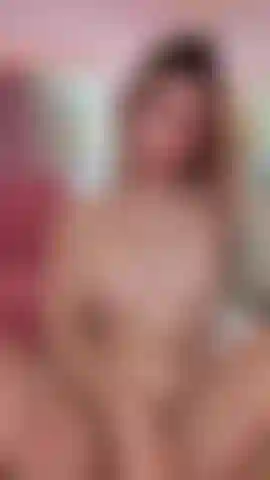 Irritando minha buceta com seu pau grande.