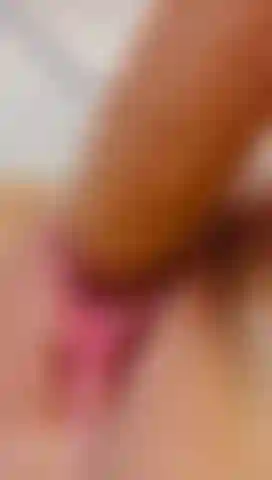 Dildo grande e buceta mais perto.