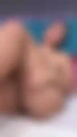 Você gosta dos pés à mostra ou da minha buceta ou dos dois juntos.