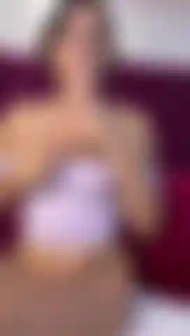 Um bom boquete e uma boa masturbação para você ficar excitado me assistindo.