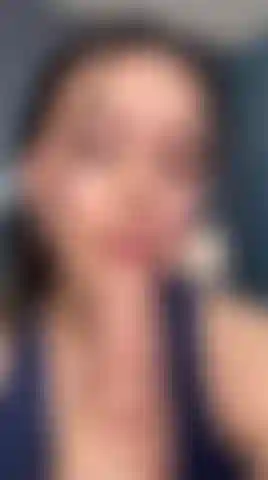 I'm your stunning goddess, and today I've decided that my mouth will know no limits for you. Do you want to see it disappear inch by inch down my throat? 🔞