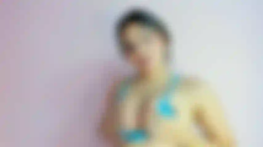 Susy, me sinto susy, tão sexy, adorável e super excitada.