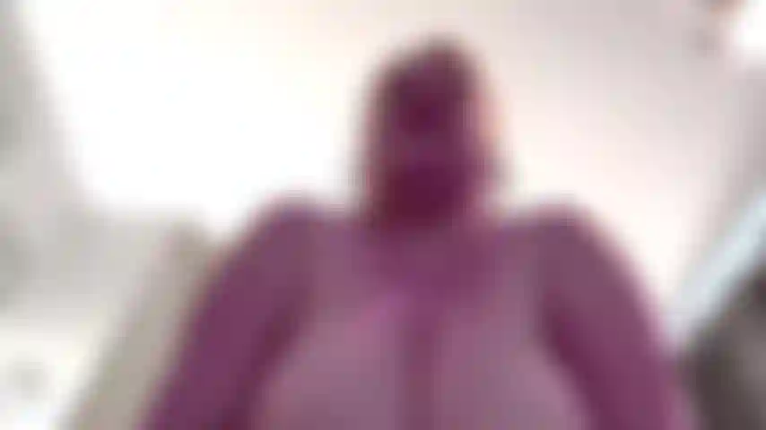 199. Teaser quente em pov de mim cavalgando sua rola, este é um show personalizado para um membro mas eu queria compartilhar com vocês todos, vejam meus peitos grandes e caídos naturais quicando enquanto eu cavalgo seu pau, com falas sujas e excitantes também.