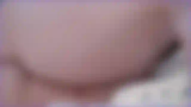 97. Enfiando meu dedo no meu buraquinho apertado bem de perto, me ouvindo gemer enquanto eu o fodo com meu dedo, vendo a umidade e ouvindo o quanto minha buceta ficou molhada de foder meu buraquinho apertado, vídeo quente para amantes de bunda.