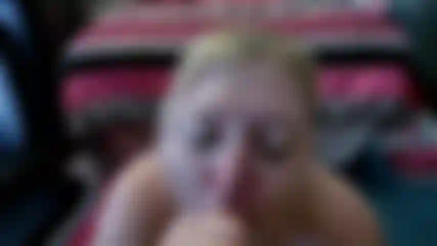 274. Garganta profunda e foda entre os seios, me veja chupar e engasgar com seu pau duro deixando-o completamente encharcado com minha saliva, depois enfiar seu pau entre meus seios até você gozar por toda a minha enorme buceta natural de milf! Conversa suja neste vídeo, além de sons de engasgos!