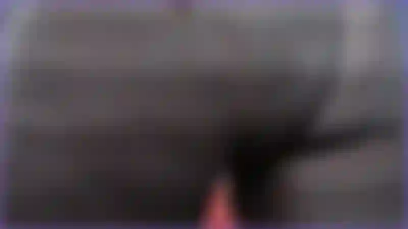 46. Provocação de bunda, se você ama bundas grandes e curvilíneas vai adorar esse vídeo mostrando a bunda aberta em pé também nesse vídeo.