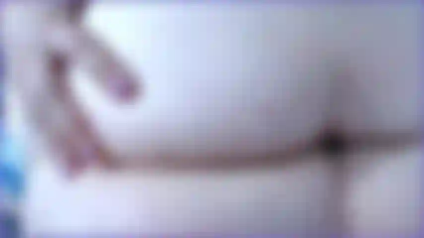 Venha adorar meu cuzinho apertado e lambê-lo como uma boa putinha que ama a bunda. Vista de perto e conversa suja.