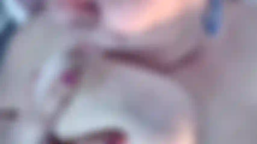148. Chupando meus mamilos e os estimulando, ouça meus gemidos enquanto eu os lambo e chupo, vídeo quente para amantes de seios, peitos completamente naturais.