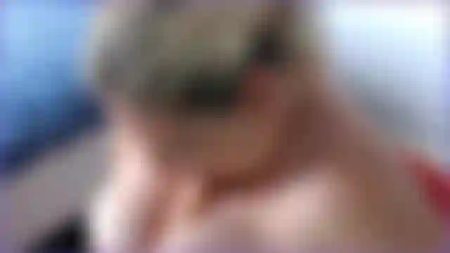 Peitos grandes, dona de casa sacanagem madura quer seu pau duro e latejante entre seus enormes seios naturais, venha foder meus peitos enormes e decote um vibrador enorme neste vídeo e conversa suja desagradável (de uma ótima maneira :).
