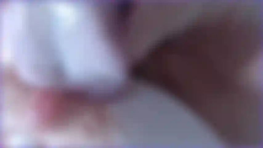 Nesse vídeo falo sacanagem com você querendo chupar sua porra como se esse cuspe estivesse nos meus mamilos duros. Closes quentes dos meus mamilos duros, língua comprida lambendo-os e cuspindo.