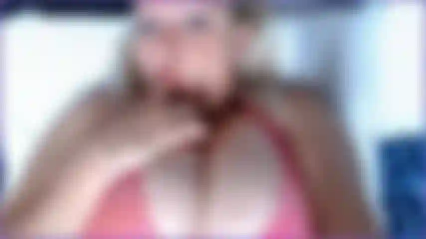 Jogo agressivo de mamilos. Veja como eu brinco agressivamente com meus mamilos duros, puxando-os, torcendo-os e puxando-os até atingir um prazer doloroso, veja como meus mamilos e seu pau ficam grandes e duros :).