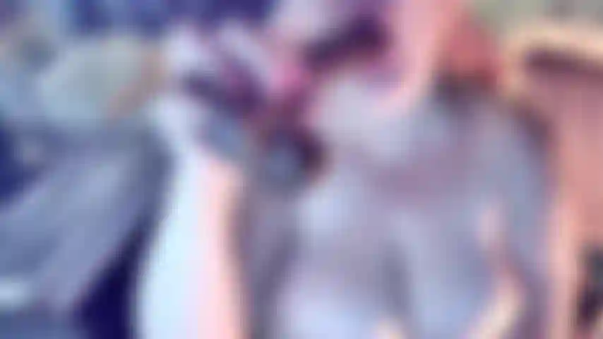 Enorme #messytits vejo uma enorme quantidade de #spit que recebo enquanto chupo esse vibrador #bbc fazendo o #spit escorrer pelos meus enormes seios naturais e fazendo uma bagunça toda assim como eu faria com seu pau eu #titfuck e imploro pela sua porra, eu te mostro que vagabunda #bagunçada eu sou.
