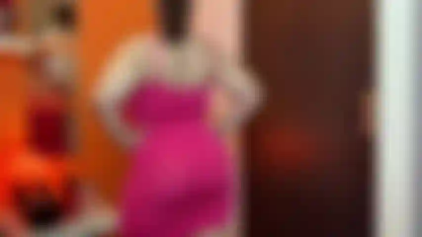 Meu corpo grande e sexy te deixa louco e você sabe que só quer pegar tudo isso, sentir meu corpo gordo e sexy! Agora sente-se e relaxe e aprecie a vista enquanto estou fodendo minha buceta para você!