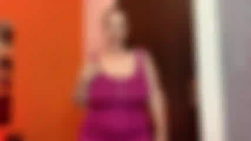 Eu amo como você sabe que eu te fodo melhor do que sua esposa, não importa o quanto ela tente ela nunca vai fazer isso melhor do que eu, é por isso que você sempre volta para mais! Te provoco fico nua e.