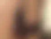 Minha bunda grande e sexy fica bem em qualquer calcinha que eu experimente.