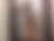 Coloquei meu short jeans favorito para perceber que eles não cabem mais, minha barriga ficou maior, meu corpo inteiro ficou maior, ser uma garota grande demais, mas eu ainda gostaria que meu jeans coubesse, mas, novamente, eles continuam .