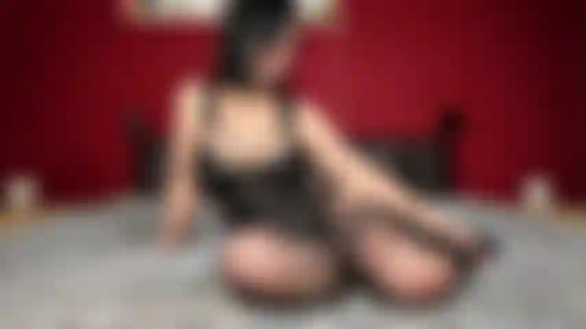 Dedilhando minha boceta peluda.