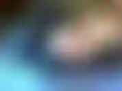 Orgasmo de meia preta e salto alto listrado.