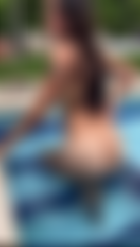 Tarde na piscina com a tania.
