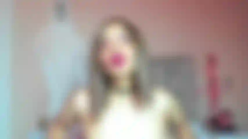 Would you like to be seduced by this beautiful lady?