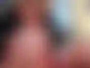 Fodendo minha buceta até gozar, lambendo bem os dedos ;-) corpo maduro e curvilíneo quente em meia arrastão.