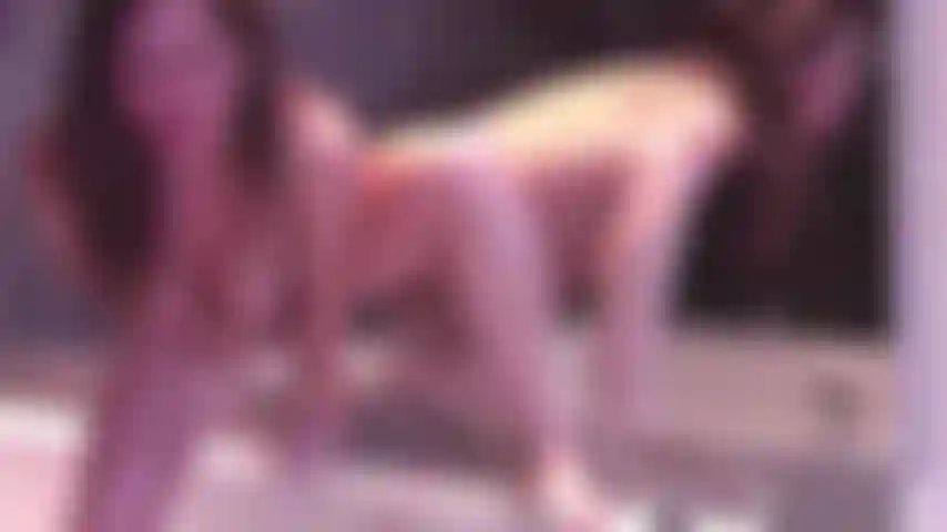 Enorme inserção , meu grande pau de brinquedo em um espelho e eu fodo. Vista dupla 3d.