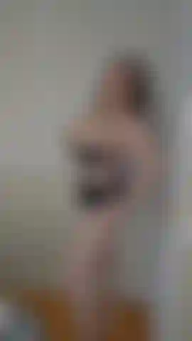 Esguichando 5 vezes garganta profunda, anal e buceta.